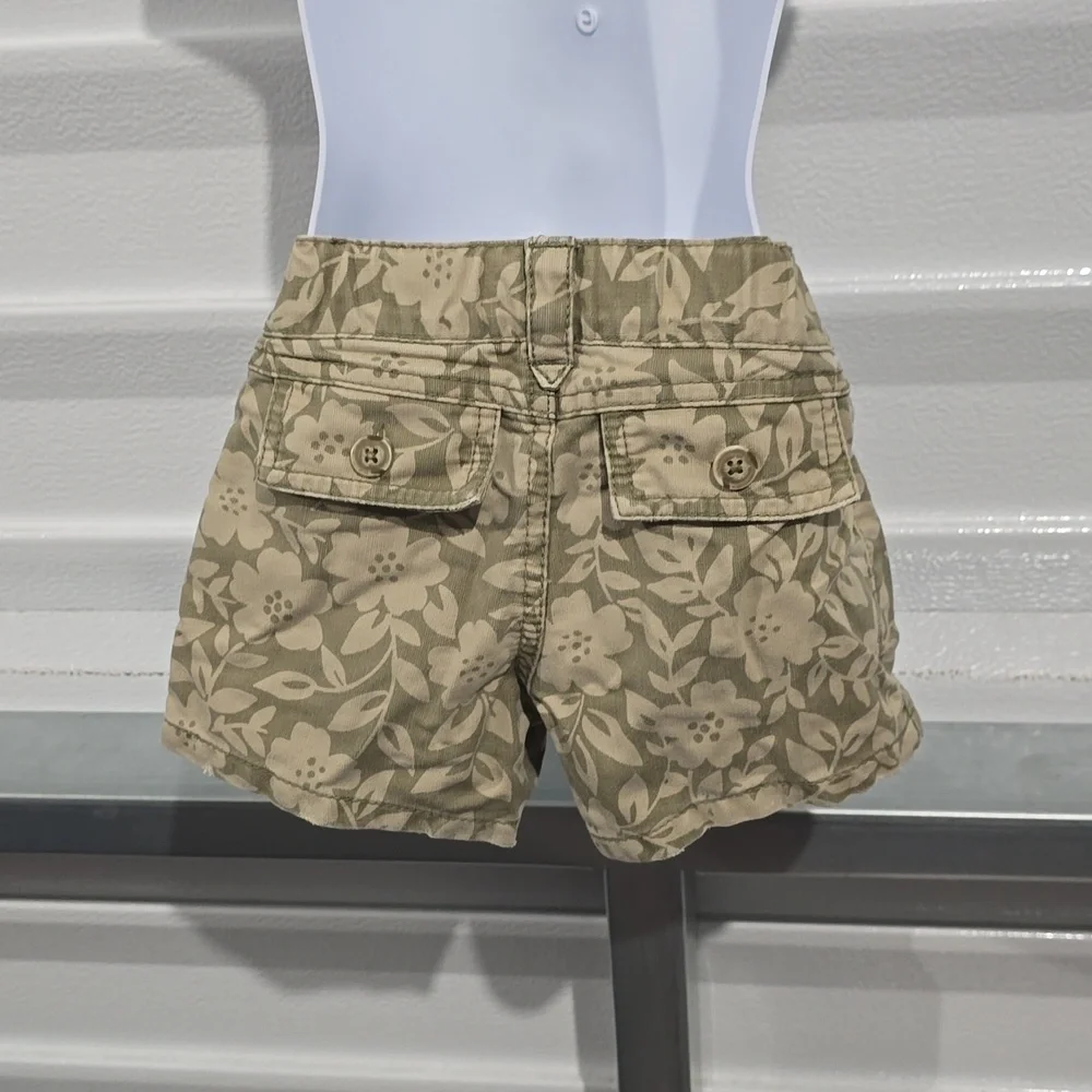 Old‎ navy shorts floral print Size 4T